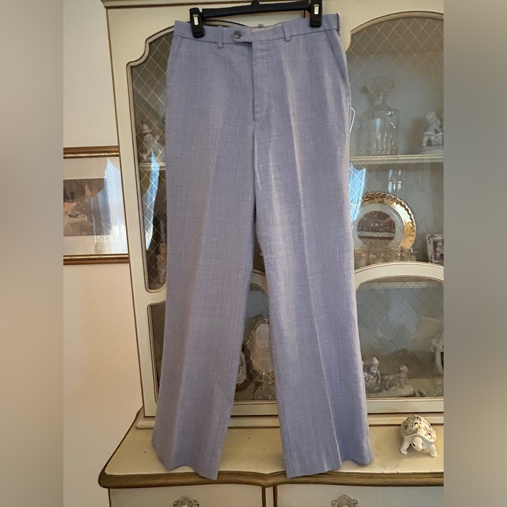 Yves St Laurent like new women’s trousers
Light blue size 31